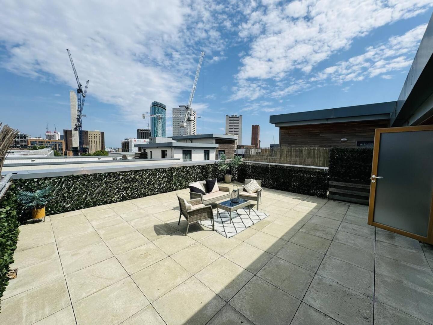 Birmingham Cube View Apartment ภายนอก รูปภาพ